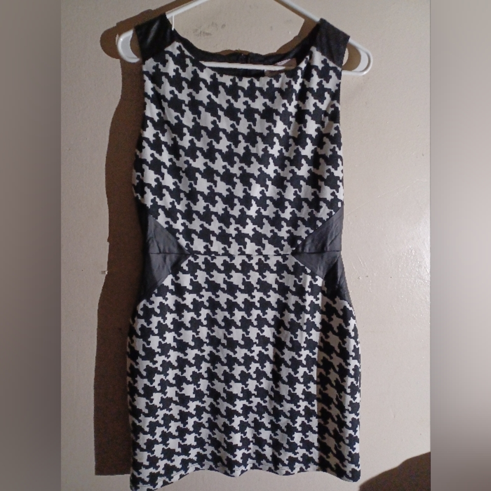 STITCH BTWEEN WOMEN DRESS